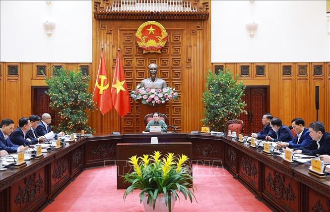 Thủ tướng Phạm Minh Chính chủ trì họp về công tác khắc phục hư hỏng công trình cầu sông Lô thuộc địa bàn xã Đoan Hùng, tỉnh Phú Thọ.