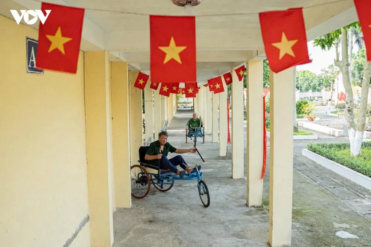 Hơn 60 năm hình thành và phát triển, Trung tâm Điều dưỡng Thương binh Thuận Thành đã đón hàng nghìn cựu chiến binh về an dưỡng tuổi già. Nhiều người sau quá trình điều trị, chăm sóc đã ổn định sức khỏe, gắn bó với nơi này như ngôi nhà thứ hai.