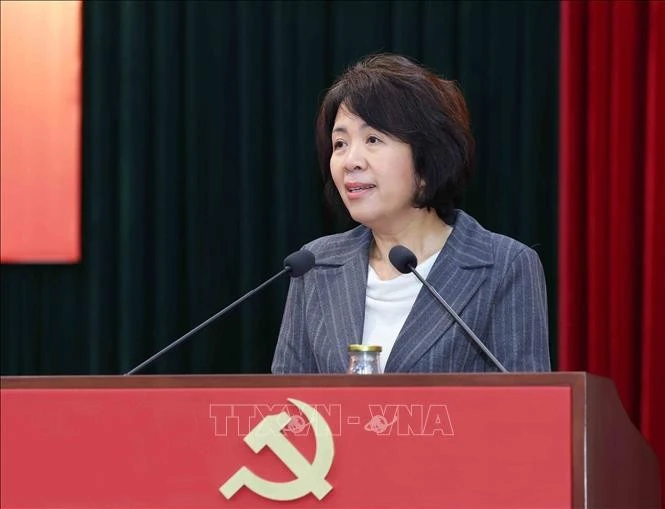 Đồng chí Nguyễn Thị Hoàng Vân, Phó Bí thư Đảng ủy các cơ quan Đảng Trung ương phát biểu tại hội nghị.