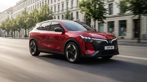 VinFast VF 8 thế hệ mới được nâng cấp thiết kế theo hướng hiện đại, thể thao hơn so với phiên bản tiền nhiệm.