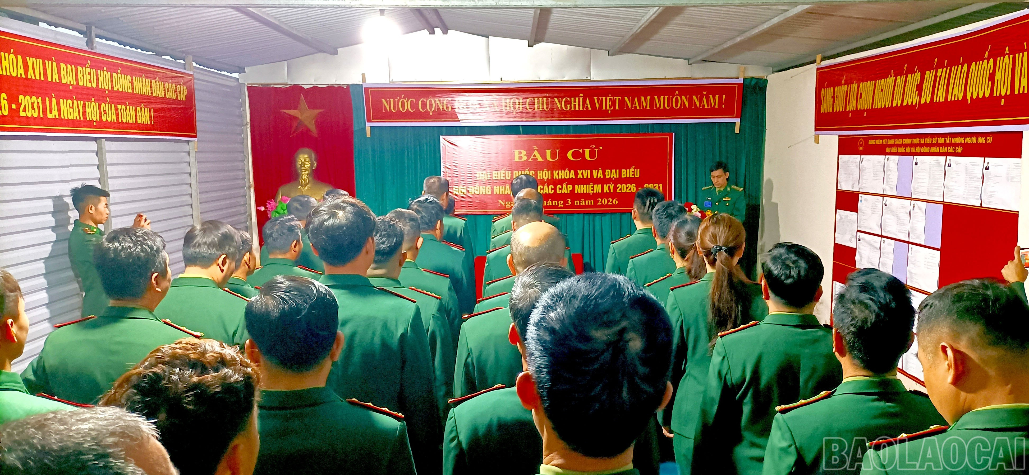 Quang cảnh ngày hội bầu cử.