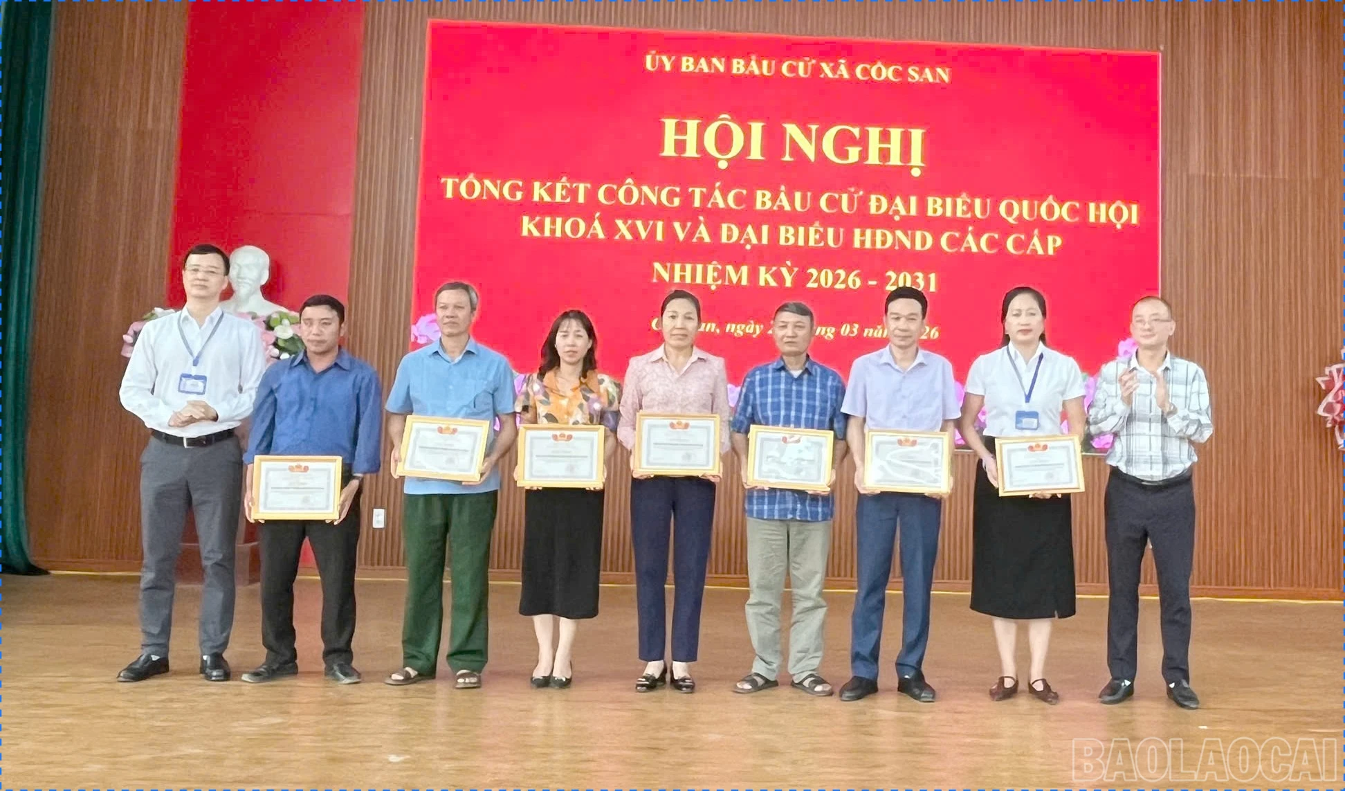 Khen thưởng các cá nhân, tập thể có thành tích xuất sắc.