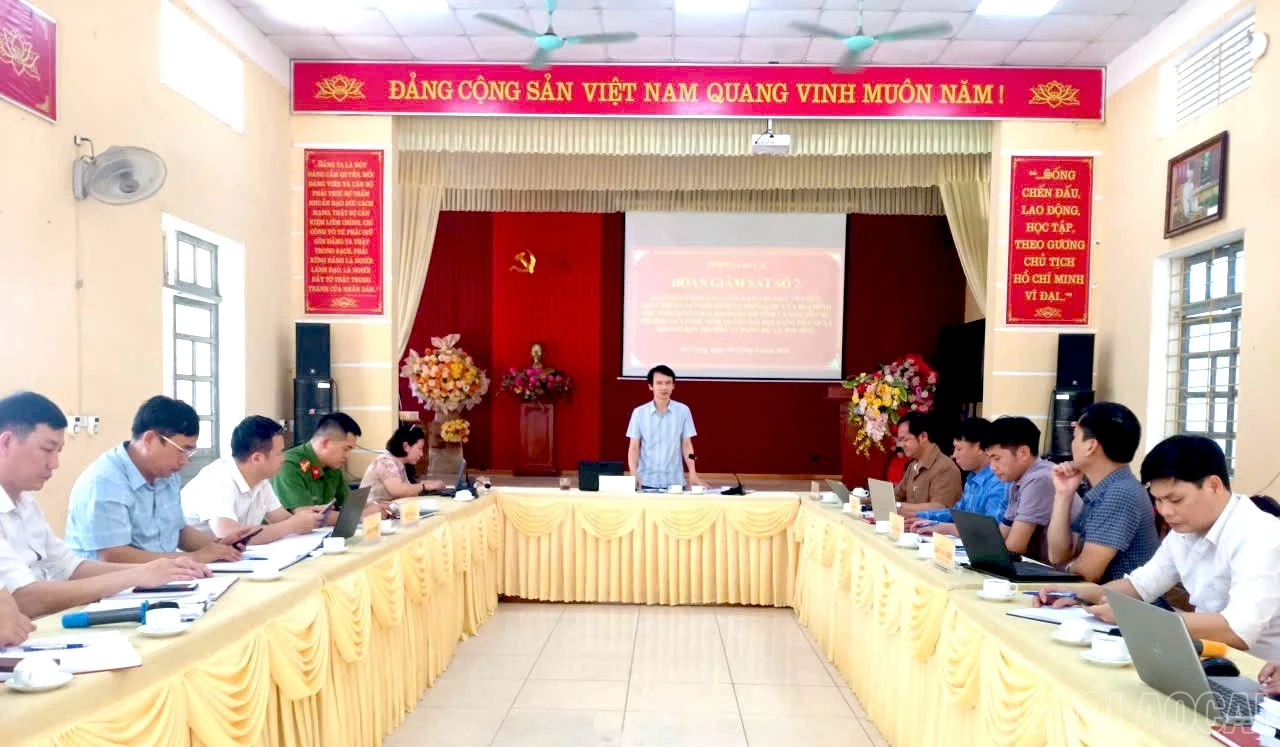 Quang cảnh buổi làm việc.