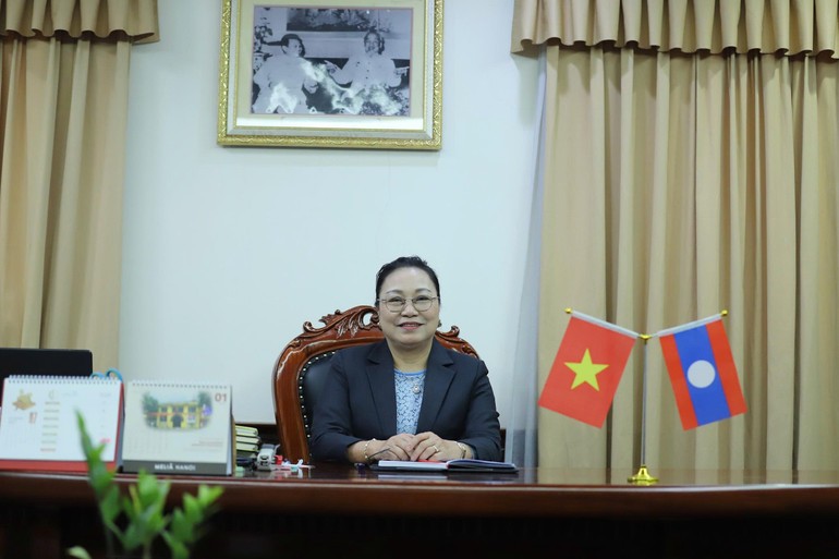 Đại sứ nước Cộng hòa Dân chủ Nhân dân Lào tại Việt Nam Khamphao Erthavanh.