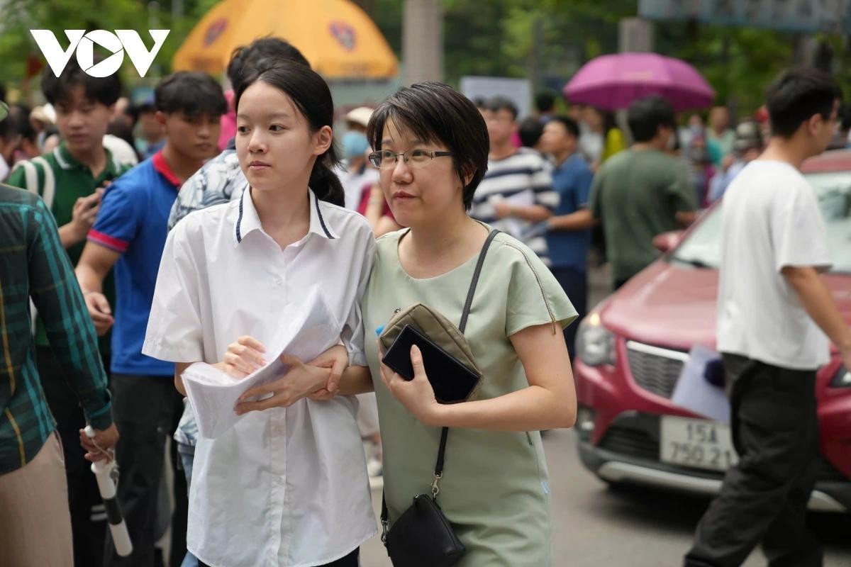 Năm nay, đề thi không có sự khác biệt về định hướng. Học sinh chỉ cần nắm chắc kiến thức, đặc biệt chú trọng khả năng vận dụng vào đời sống.