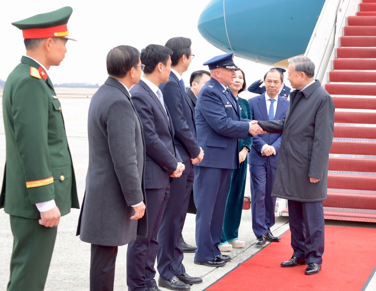 Lễ đón Tổng Bí thư Tô Lâm và đoàn tại sân bay.