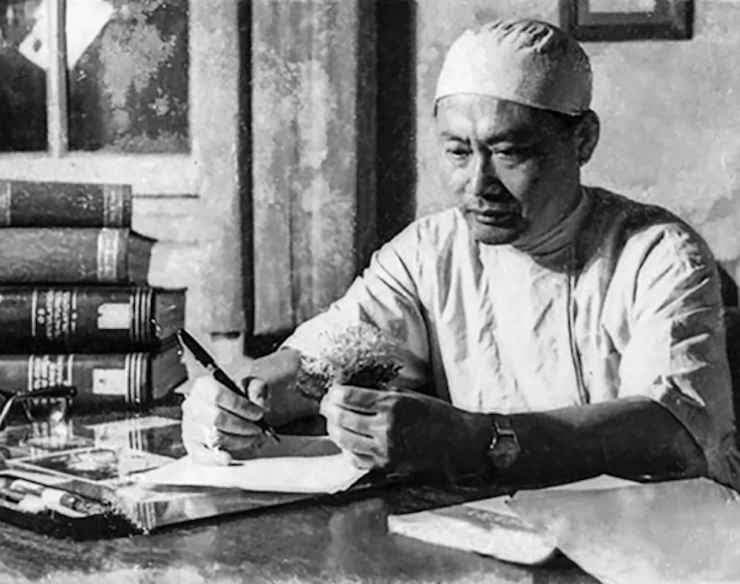 Giáo sư Tôn Thất Tùng.