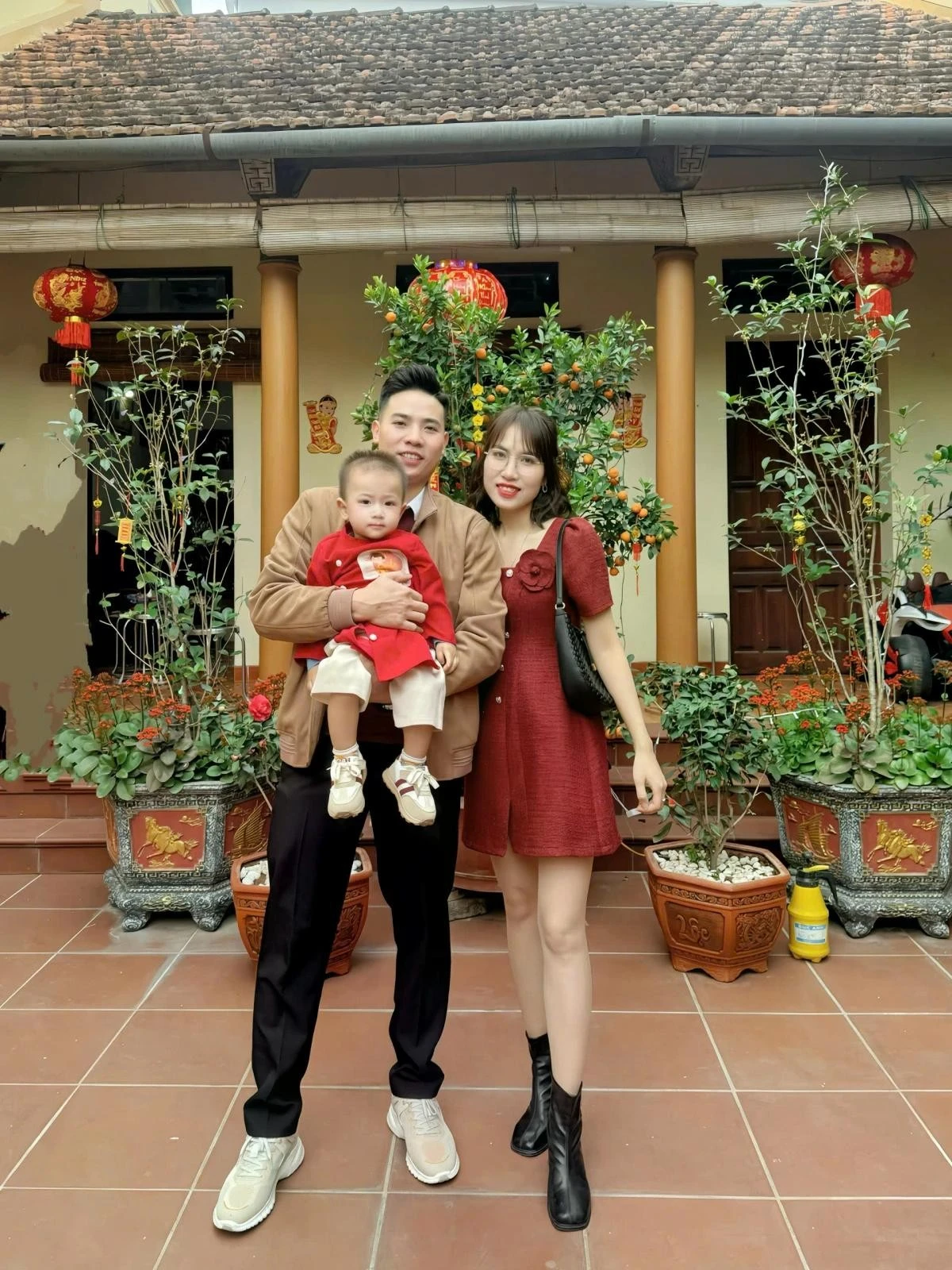 Chị Bùi Thị Lan Anh cho rằng một cái Tết tối giản giúp các thành viên trong gia đình có nhiều thời gian để nghỉ ngơi, vui chơi, trải nghiệm sau một năm làm việc vất vả (Ảnh: NVCC)