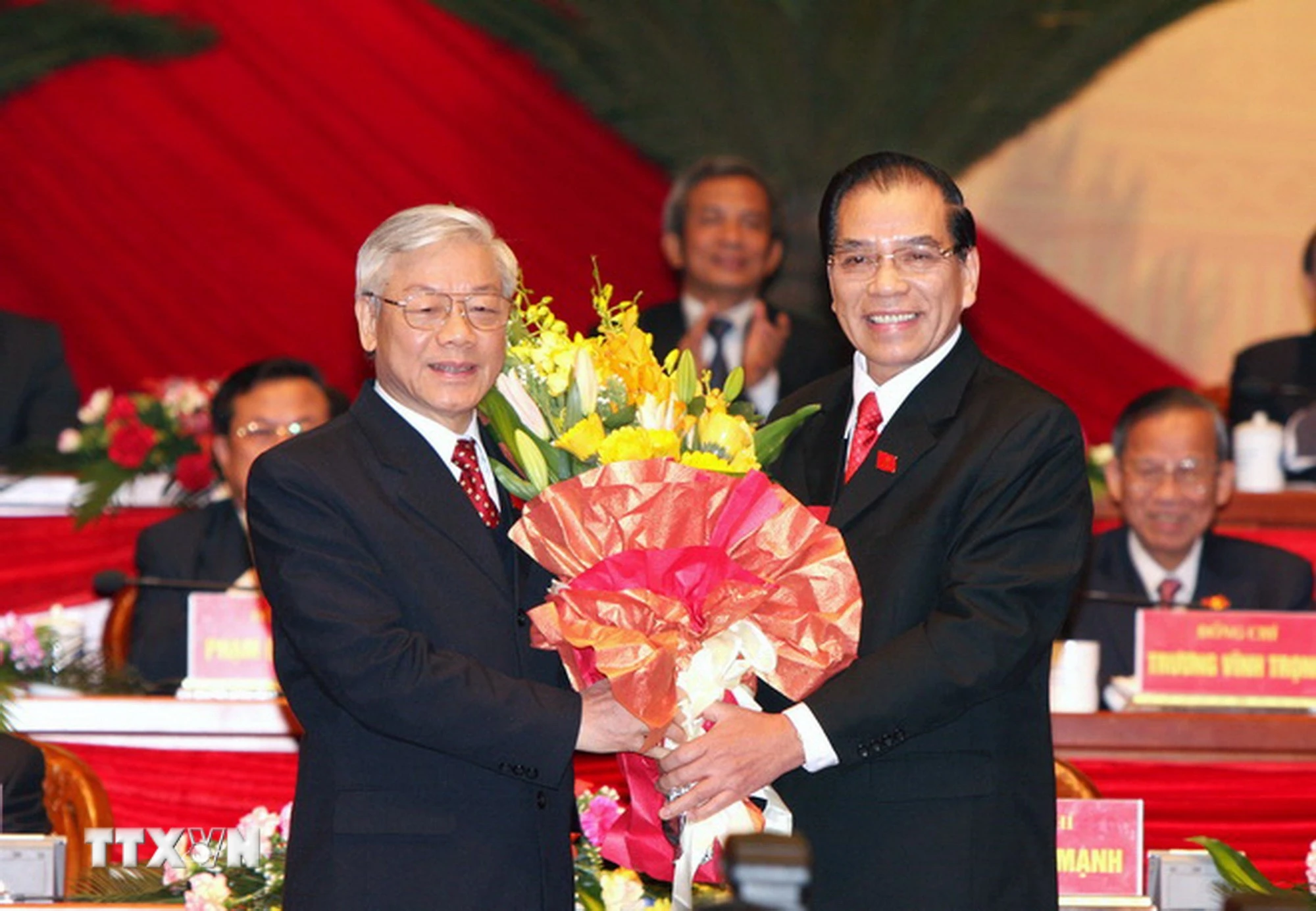 Đồng chí Nguyễn Phú Trọng được bầu làm Tổng Bí thư Ban Chấp hành Trung ương Đảng khóa XI. (Ảnh: TTXVN)