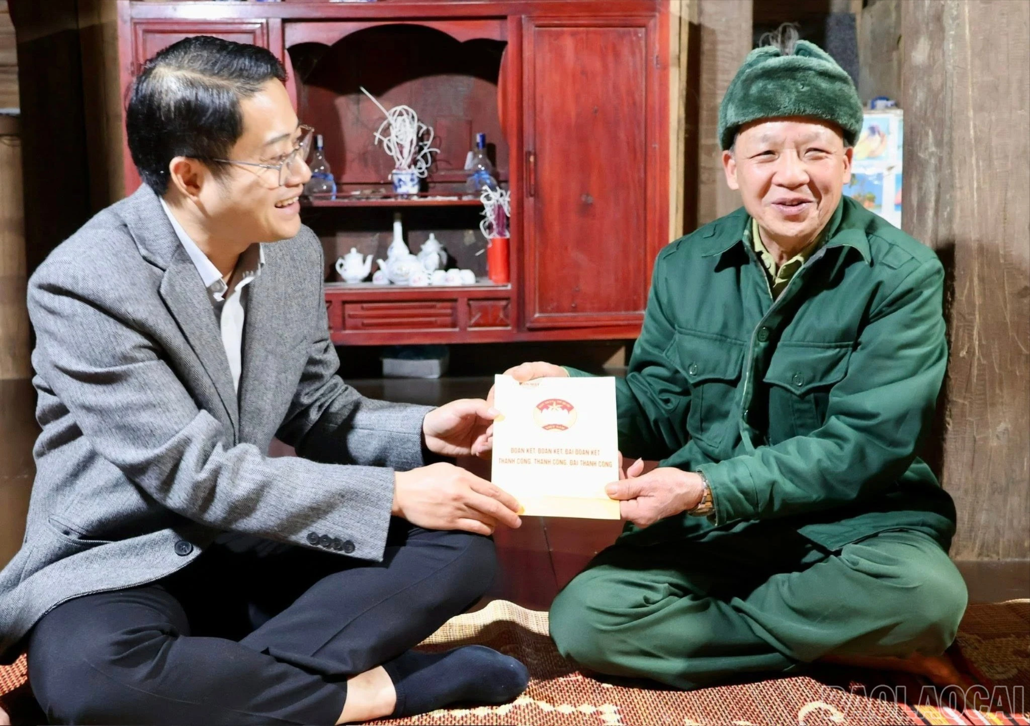 baolaocai-br_tang-qua-1-9690.jpg