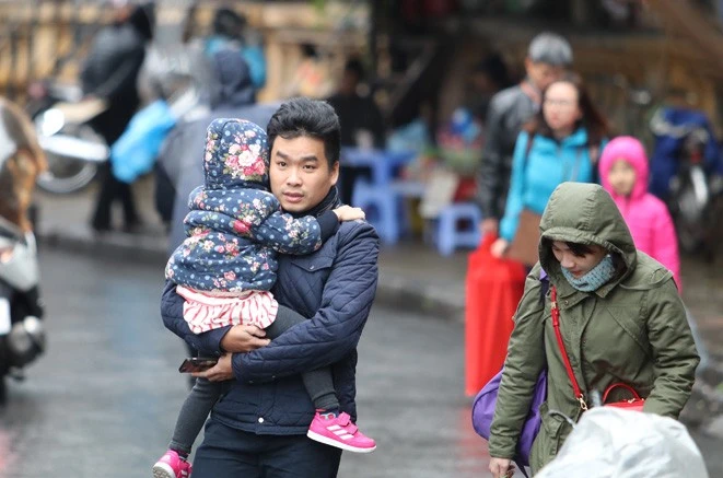 Bắc Bộ có mưa vài nơi, trời se lạnh về đêm và sáng sớm.