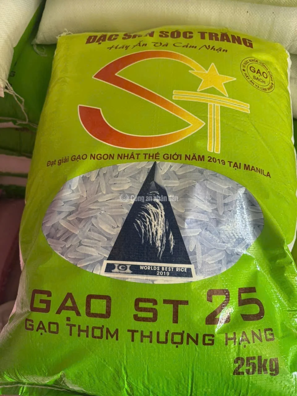 Tang vật thu giữ.