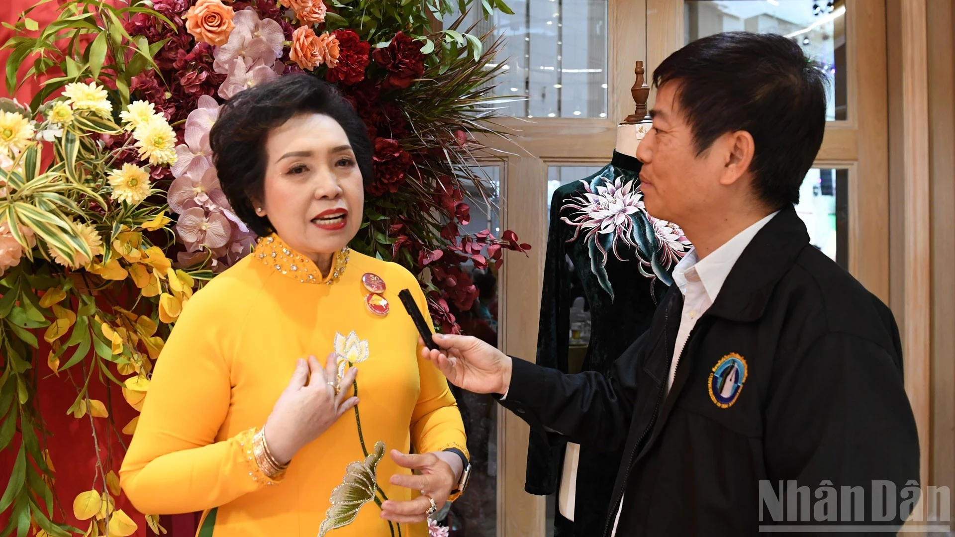 Bà Đinh Thị Kim Loan rất vui mừng vì mong ước thành lập Chi hội Văn hóa Áo dài Việt Nam của kiều bào đông bắc đã thành hiện thực