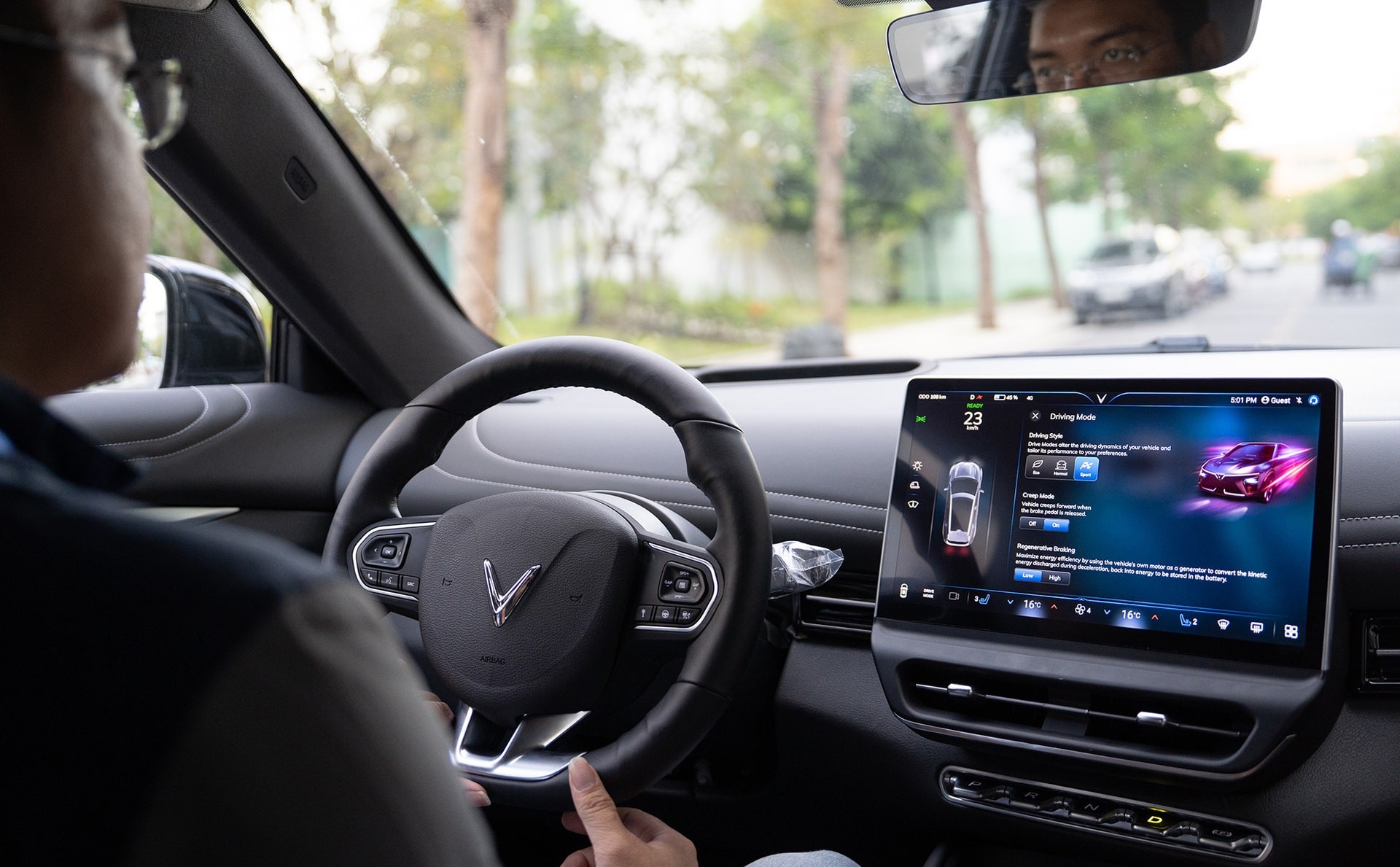 Dù sử dụng năng lượng hiệu quả hơn đáng kể so với xe đốt trong, xe điện vẫn có thể tiết kiệm hơn nữa thông qua những thói quen lái xe tốt.