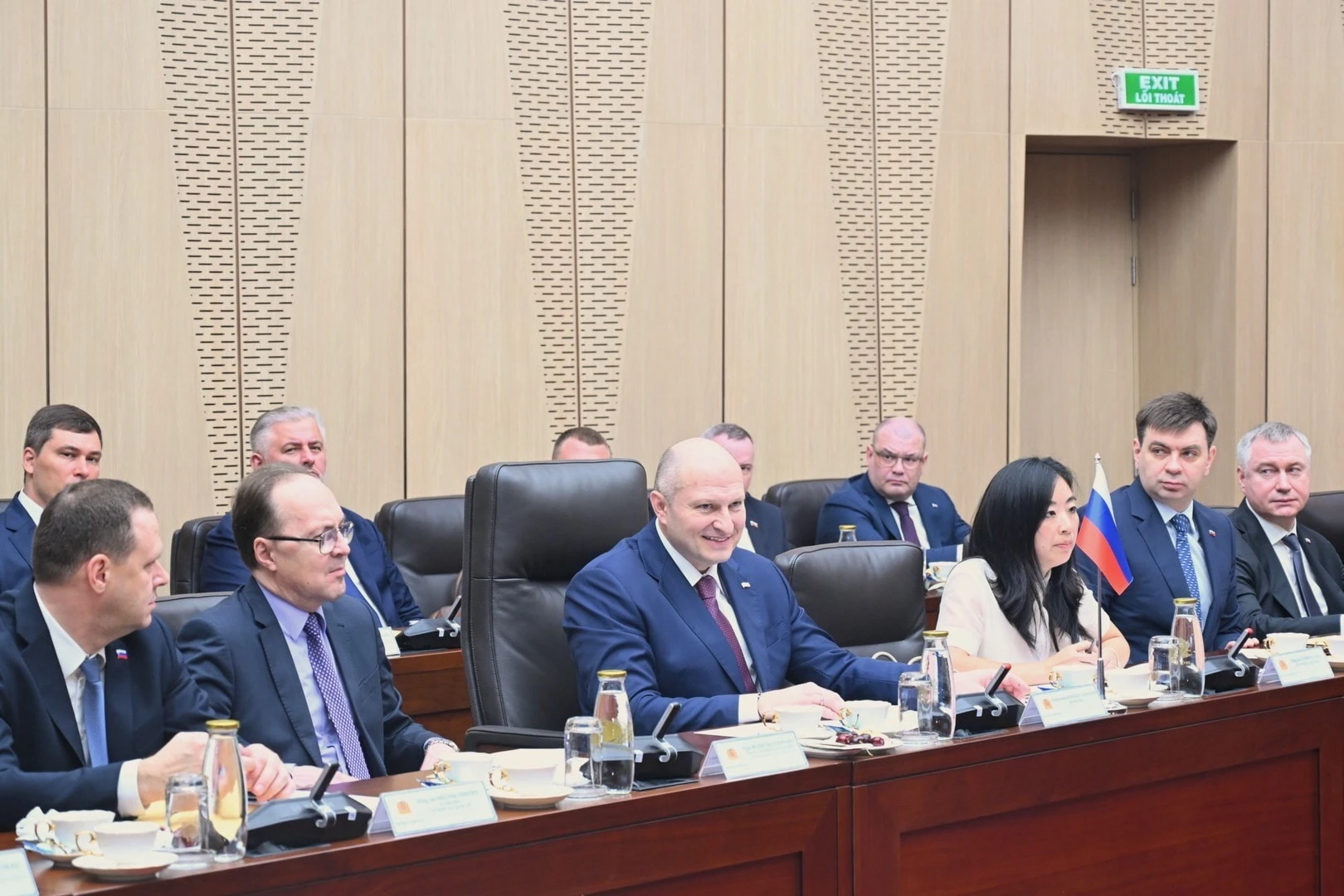 Bộ trưởng Aleksandr Kurenkov phát biểu tại hội đàm.