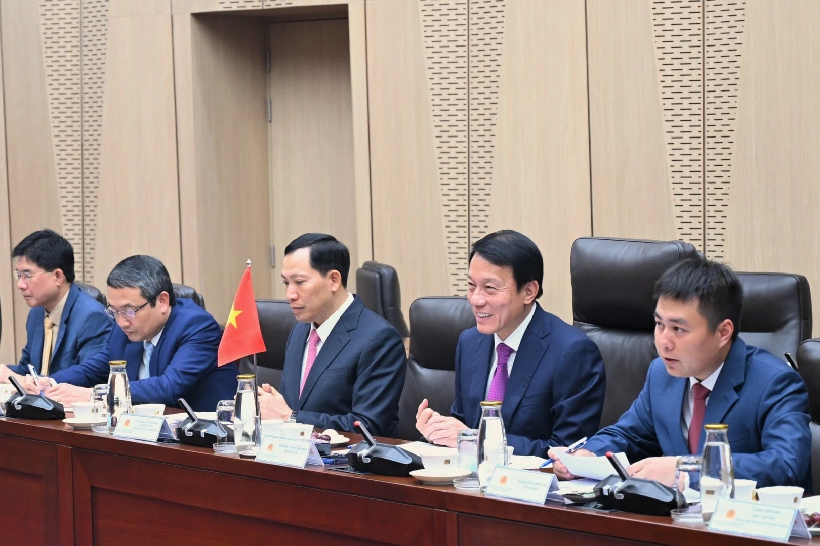 Bộ trưởng Lương Tam Quang phát biểu tại buổi hội đàm.