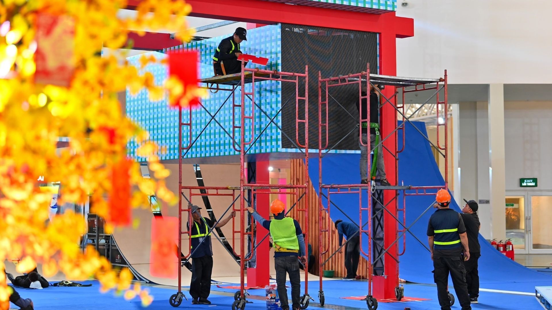 Công tác thi công Hội chợ Mùa Xuân lần thứ nhất năm 2026 đang được gấp rút hoàn thành.