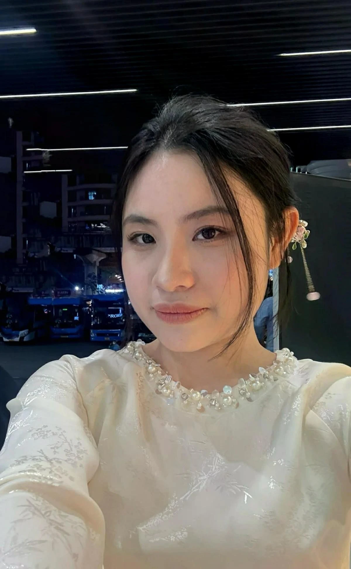 Huệ Chi cho rằng, xu hướng ăn Tết tối giản của giới trẻ không làm mất đi giá trị truyền thống. Ngược lại, nó giúp mỗi người tìm về với ý nghĩa nguyên bản của ngày Tết, đó là sự đoàn viên, lòng biết ơn và niềm hy vọng về một khởi đầu mới bình an