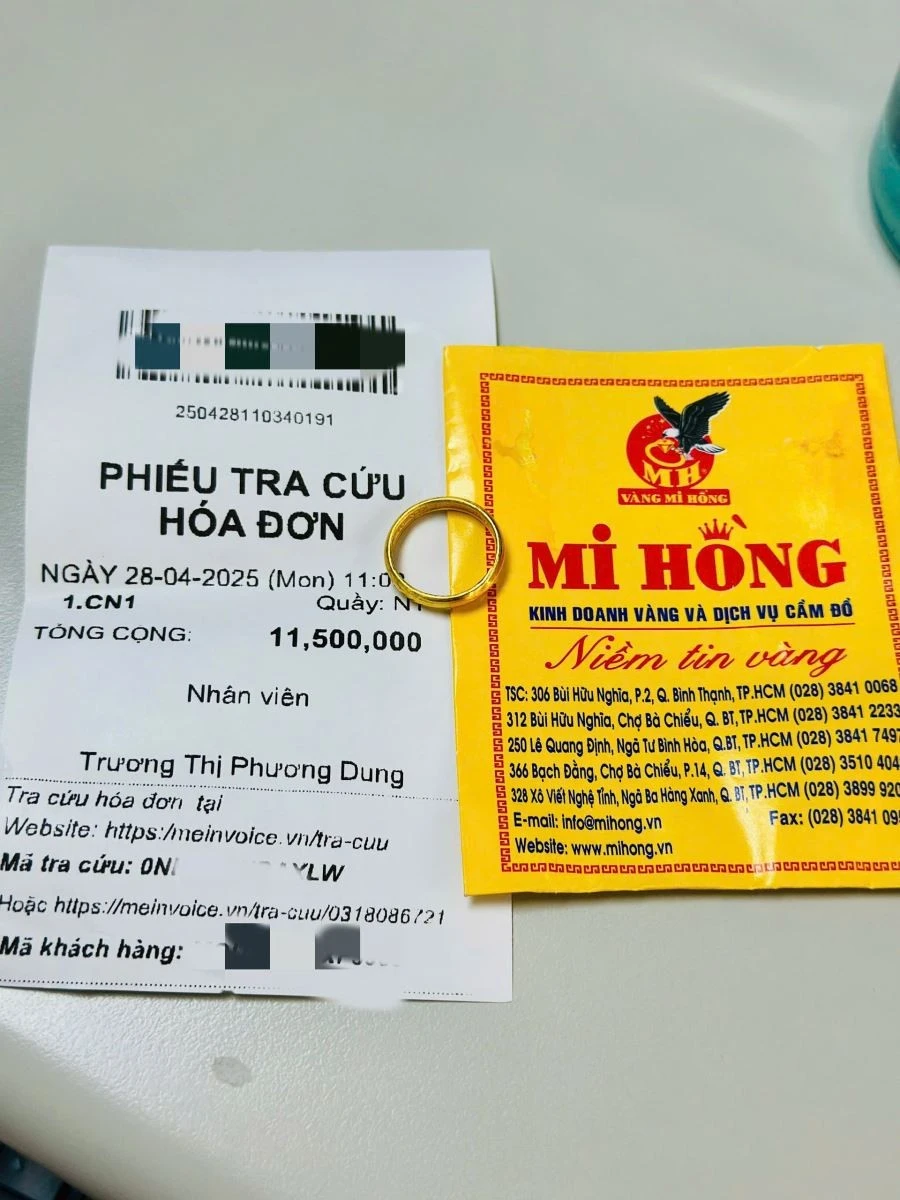 Hầu hết các cửa hàng bán vàng đều xuất hóa đơn cho người dân.