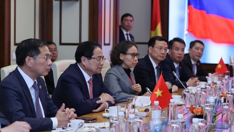 Thủ tướng Phạm Minh Chính đề nghị Zarubezhneft phối hợp Petrovietnam tiếp tục nghiên cứu, mở rộng hoạt động đầu tư các dự án thăm dò, khai thác dầu khí mới tại Việt Nam và Nga.