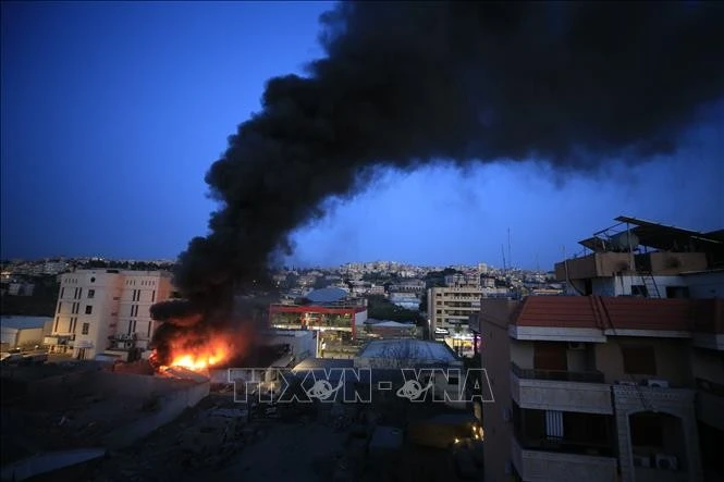 Khói bốc lên từ địa điểm ở Beirut, Liban sau cuộc tập kích của Israel ngày 4/3/2026.