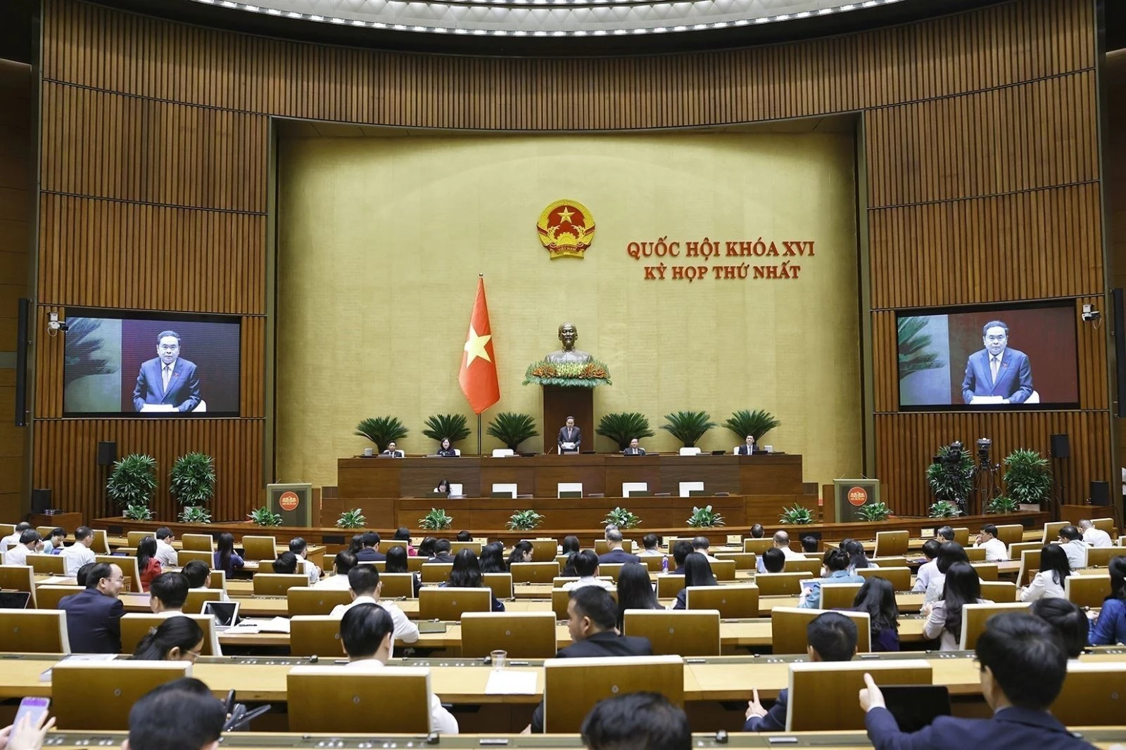 Chủ tịch Quốc hội Trần Thanh Mẫn chủ trì phiên họp Kỳ họp thứ Nhất, Quốc hội khoá XVI, sáng 8/4/2026. Ảnh: Doãn Tấn/TTXVN