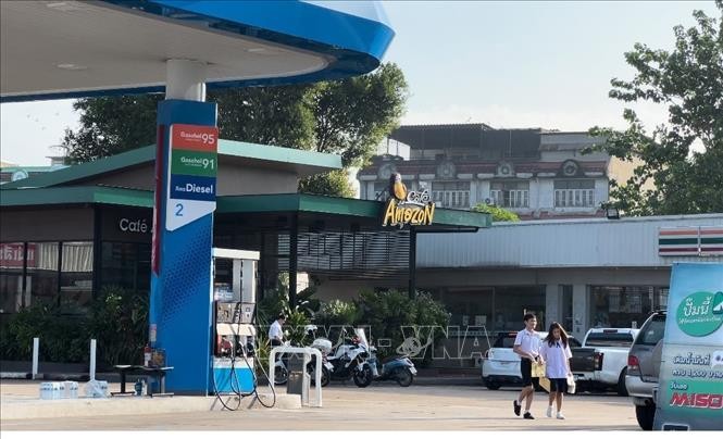 Một trạm xăng của Tập đoàn dầu khí Thái Lan PTT.