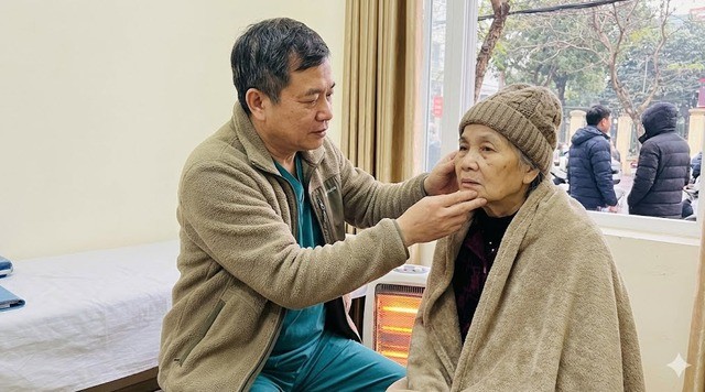 Liệt dây thần kinh số 7 ngoại biên trong những ngày miền Bắc rét sâu thường khởi phát đột ngột, tiến triển nhanh trong vòng 24 - 48 giờ.