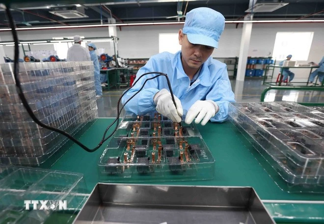 Sản xuất linh kiện điện tử xuất khẩu tại Khu công nghiệp Tứ Hạ, thị xã Hương Trà, thành phố Huế.