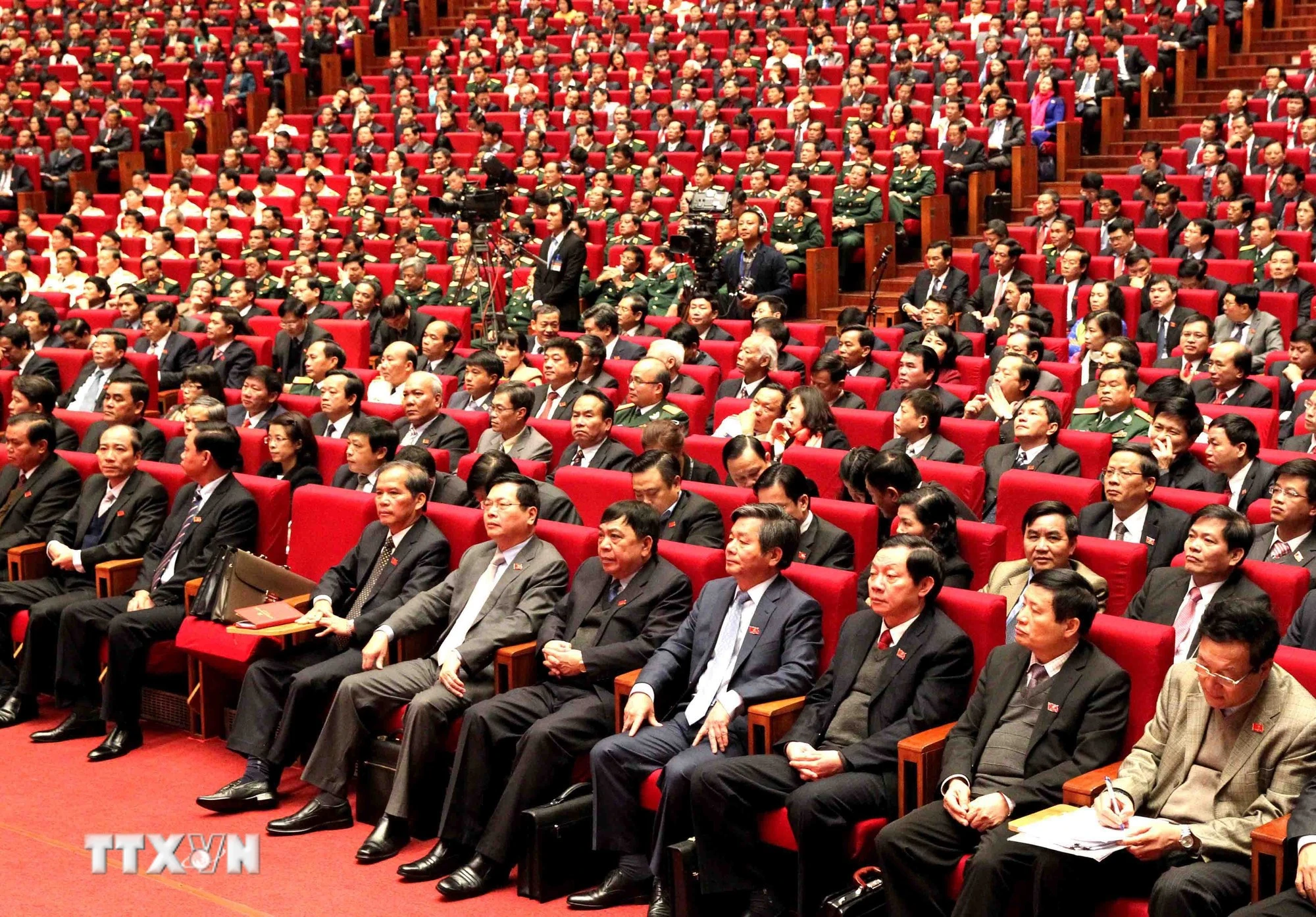 Các đại biểu tham dự phiên họp.