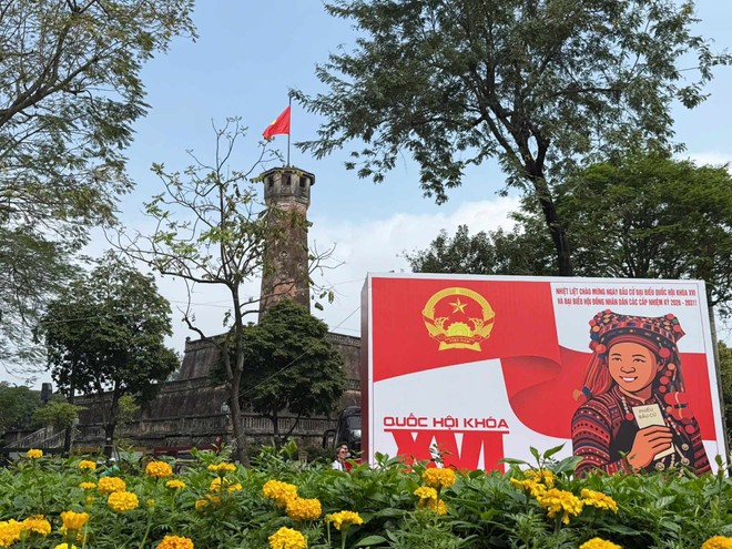 Những ngày đầu tháng 3/2026 tại các tuyến đường, phố, trên địa bàn Hà Nội, không khí chuẩn bị cho cuộc bầu cử đại biểu Quốc hội khóa XVI và đại biểu Hội đồng nhân dân các cấp nhiệm kỳ 2026-2031 đang diễn ra khẩn trương.