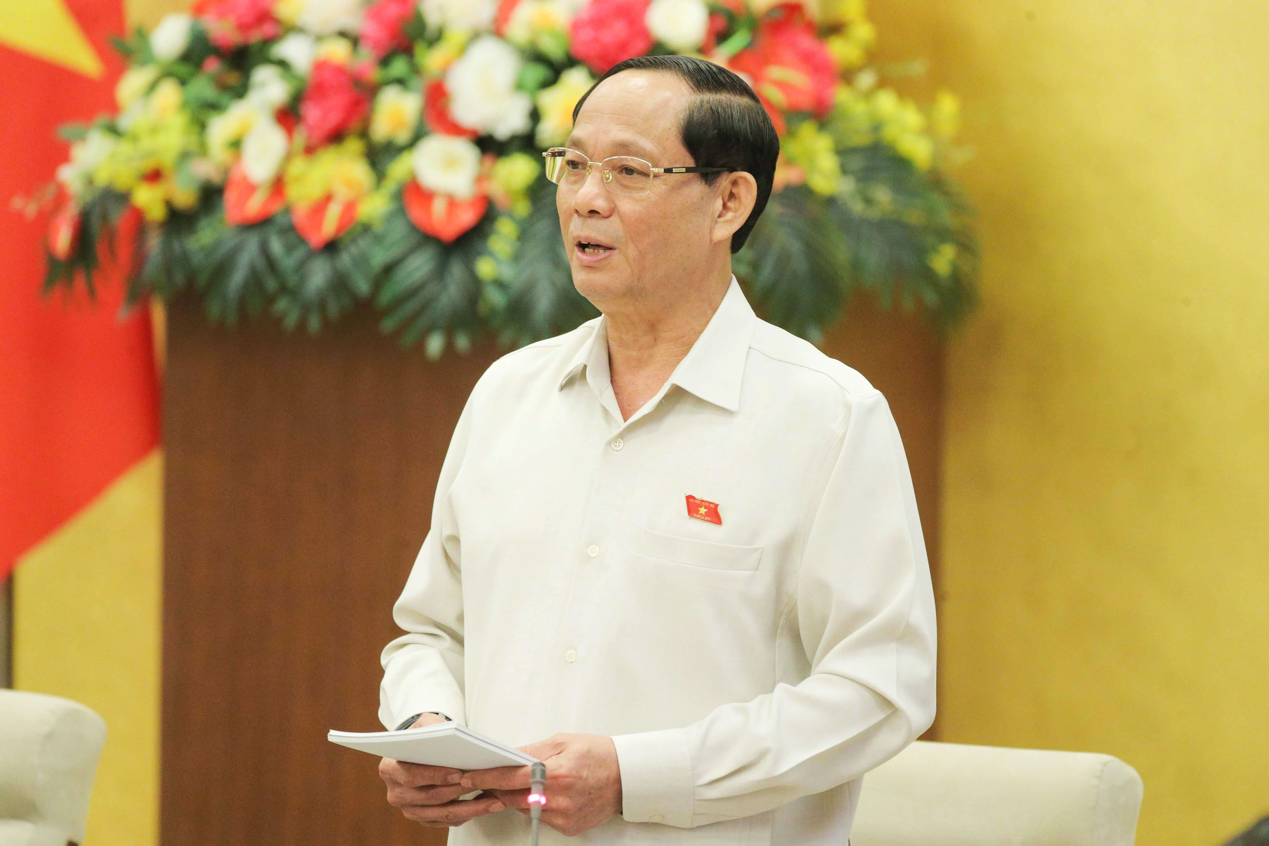 Phó Chủ tịch Quốc hội, Thượng tướng Trần Quang Phương điều hành nội dung.