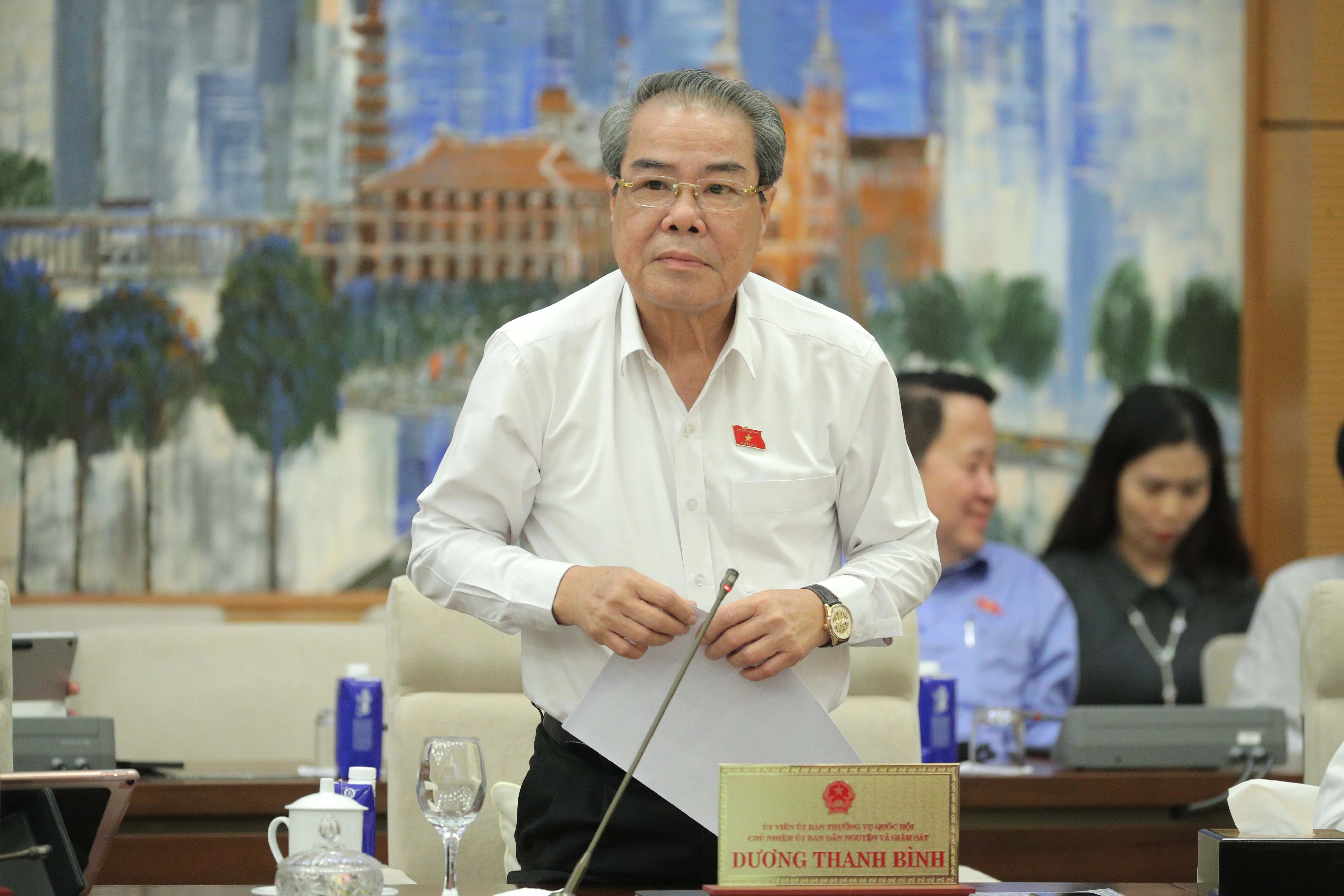 Chủ nhiệm Ủy ban Dân nguyện và Giám sát Dương Thanh Bình trình bày Báo cáo tóm tắt công tác dân nguyện của Quốc hội tháng 2/2026.