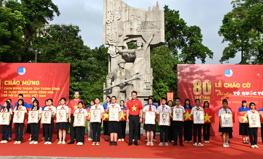 Công trình thanh niên "Tôi yêu Tổ quốc tôi" chào mừng kỷ niệm 80 năm Cách mạng Tháng Tám và Quốc khánh 2-9, do Trung ương Hội Liên hiệp Thanh niên Việt Nam và Hội Liên hiệp Thanh niên Việt Nam các tỉnh, thành phố thực hiện.