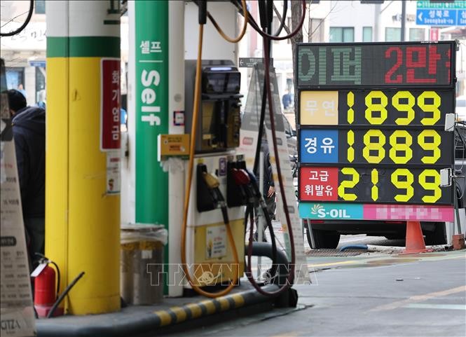 Một trạm xăng ở Seoul, Hàn Quốc.