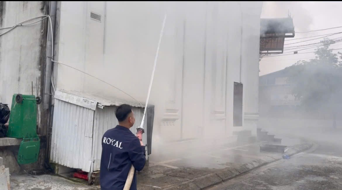 Hướng dẫn lực lượng chữa cháy cơ sở trước khi diễn tập phương án chữa cháy.