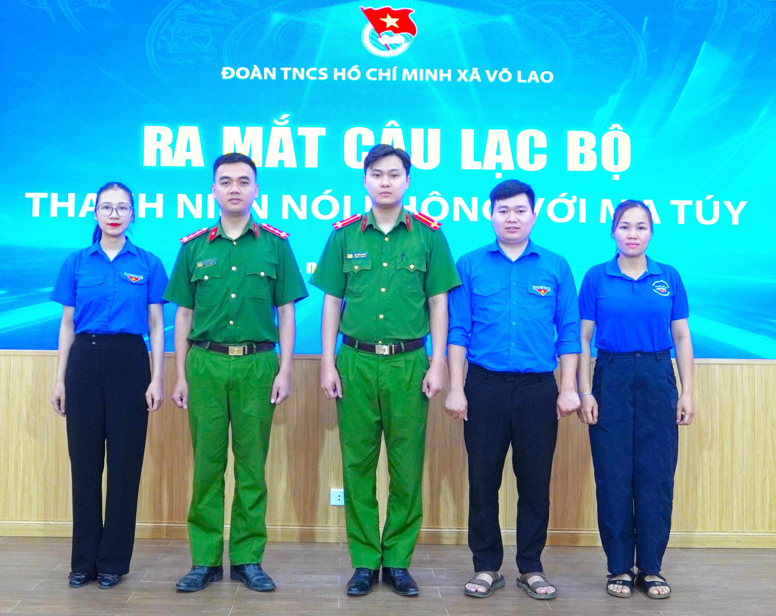 anh-ra-mat-ban-chu-nhiem-va-cac-thanh-vien-cau-lac-bo.jpg