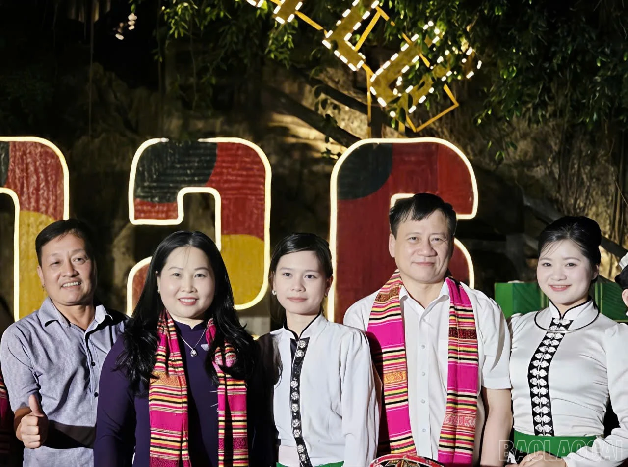 baolaocai-br_z7859331410282-df34bebb6c67eb631854702db749d695.jpg