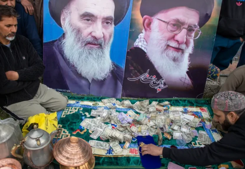 Tiền mặt được quyên góp cho Iran trong một chiến dịch gây quỹ ở vùng Kashmir do Ấn Độ quản lý.