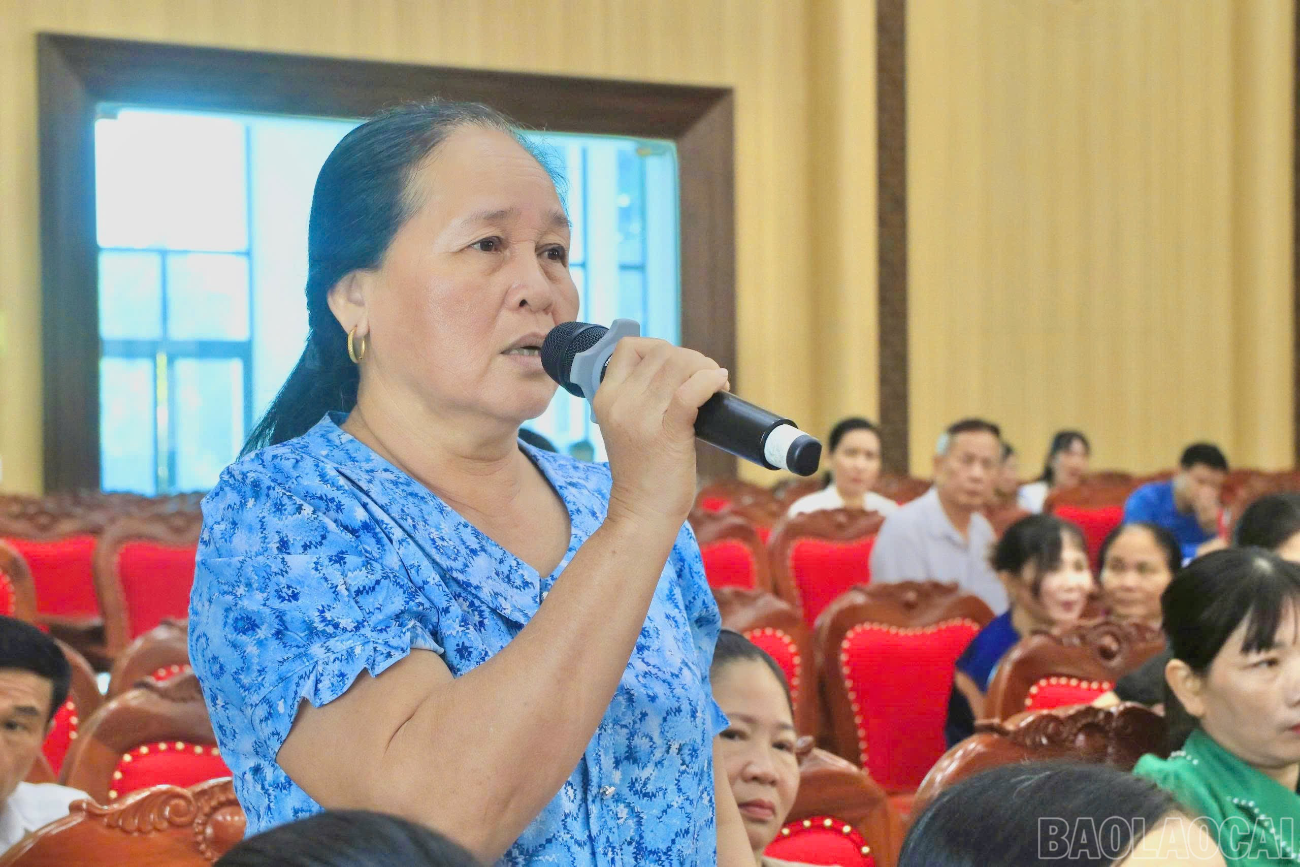 Bí thư chi bộ thôn Yên Hưng phát biểu tại Hội nghị. baolaocai-br_z6813789247623-be73ee5f97d0f234b5254a8a44272110.jpg