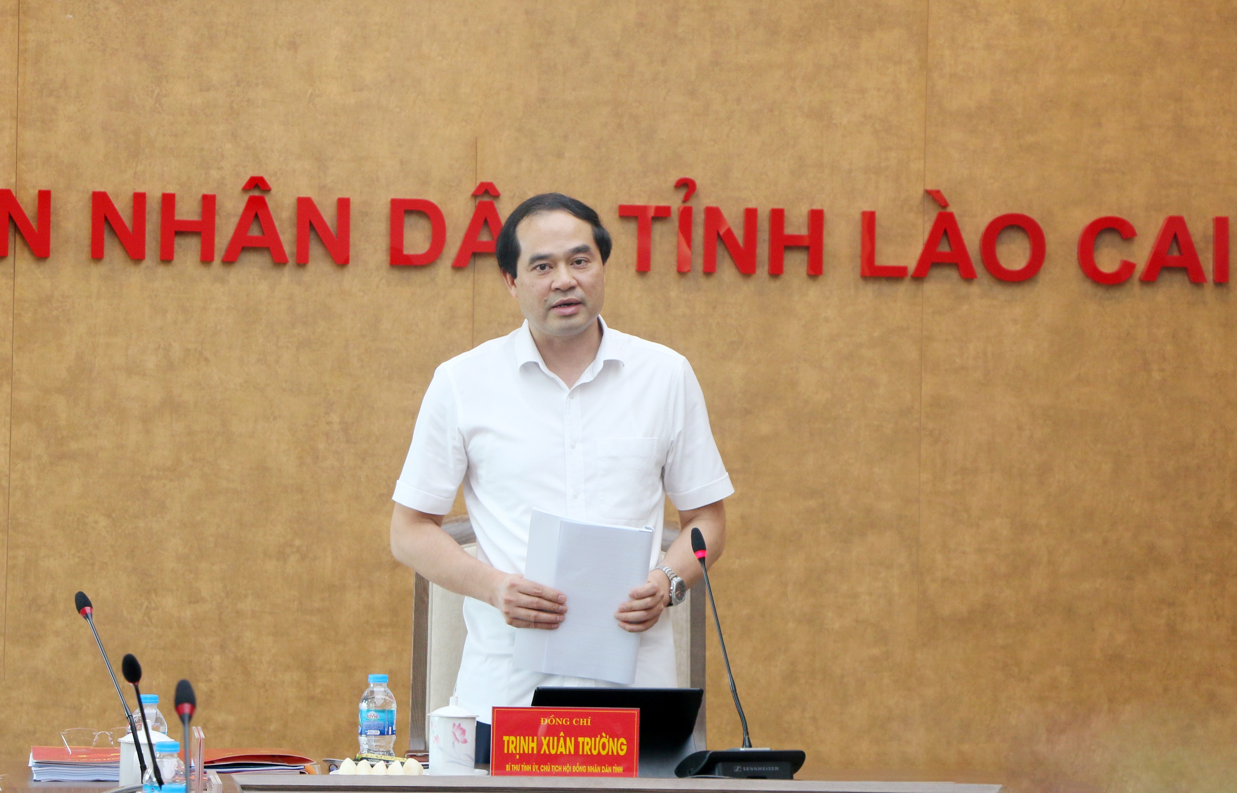 Đồng chí Trịnh Xuân Trường, Bí thư Tỉnh ủy, Chủ tịch HĐND tỉnh phát biểu tại hội nghị. img-0077.jpg