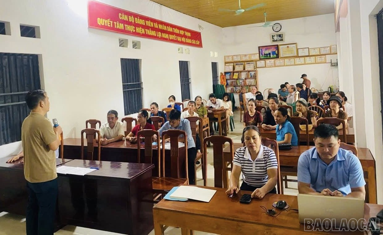 Điểm chi trả thôn Hợp Thịnh, xã Văn Phú. baolaocai-br_hop-thinh-van-phu.jpg
