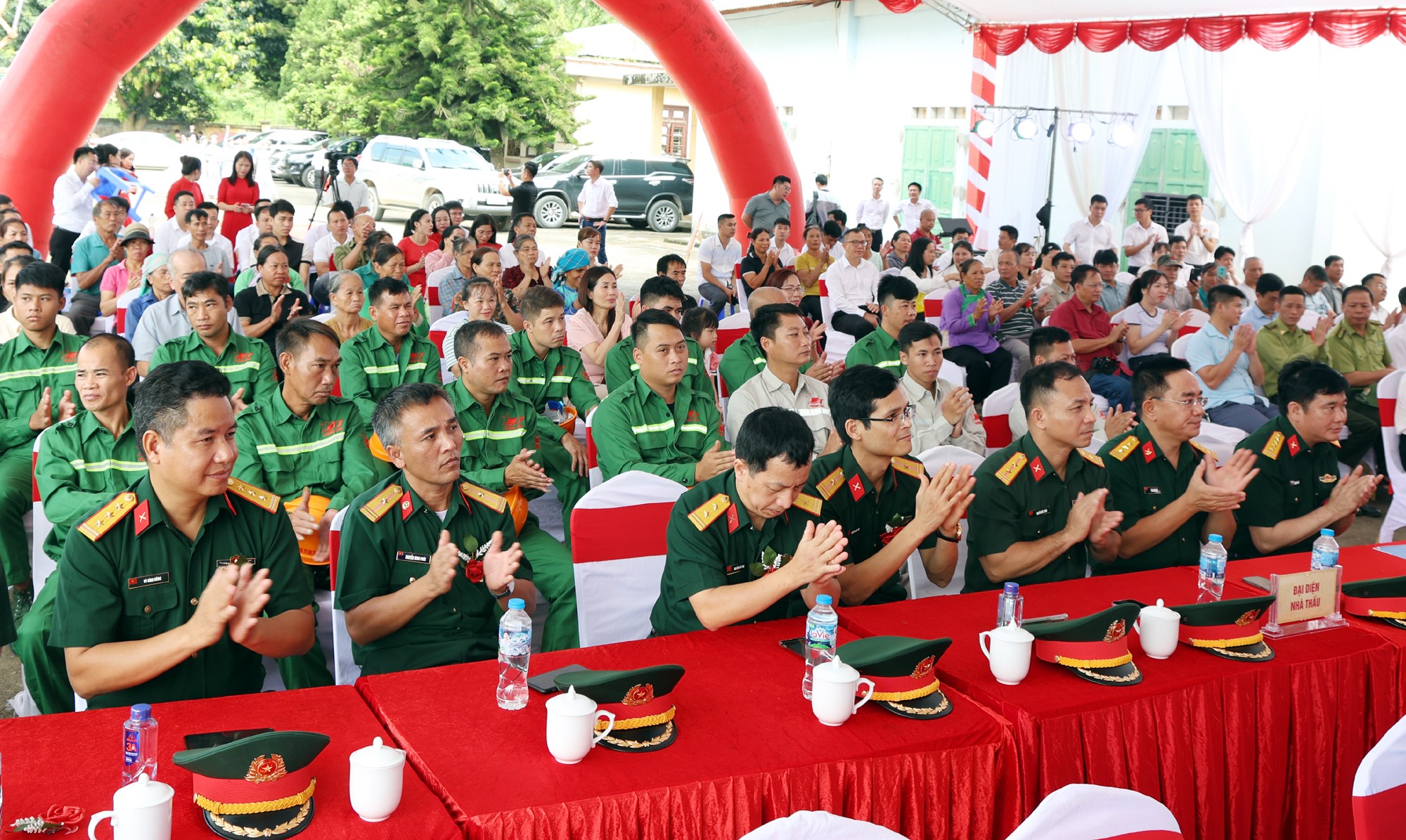 Đại biểu dự lễ khởi công. bq5.jpg