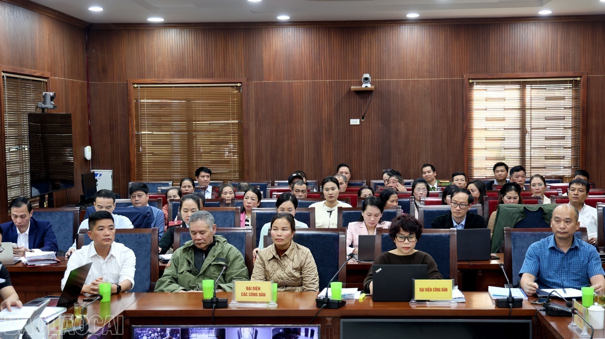 Представители домохозяйств на диалоговой сессии. baolaocai-bl_dt6c.jpg