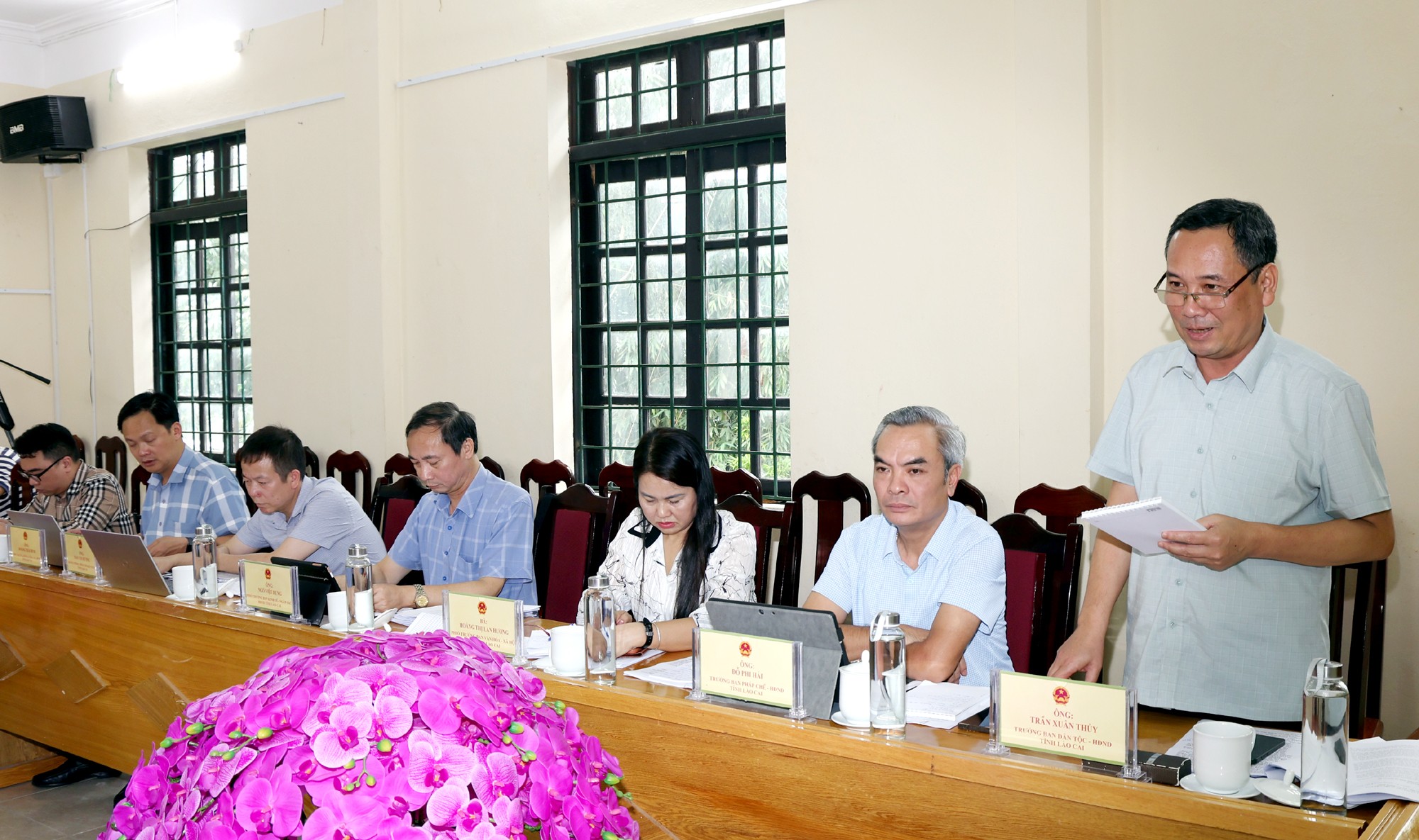 Thành viên Tổ công tác phát biểu tại buổi làm việc. mb4.jpg