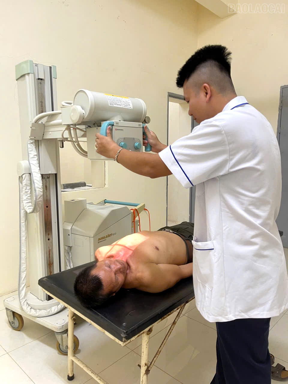 នៅឆ្នាំ ២០២៥ ពហុព្យាបាលតំបន់បានឡៅបានផ្តល់ការពិនិត្យសុខភាពដល់មនុស្សជាង ១០.០០០ នាក់។ baolaocai-tr_yt3.jpg