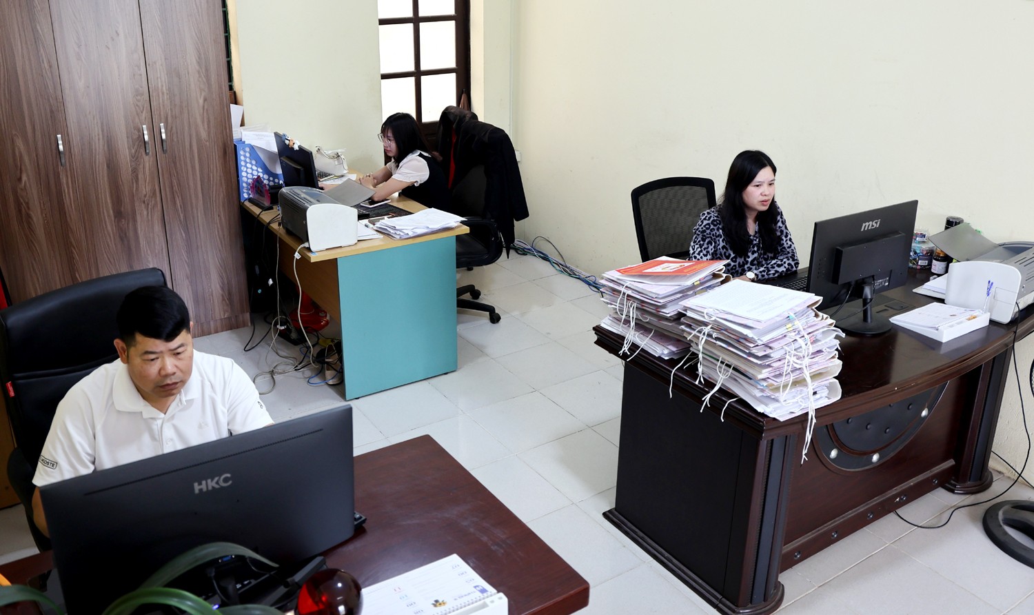 Ban Thường trực Ủy ban MTTQ Việt Nam thị xã Sa Pa đang tập trung cao độ tổ chức lấy ý kiến trong hệ thống mặt trận về sửa đổi, bổ sung Hiến pháp năm 2013. mttqsp-9525.jpg