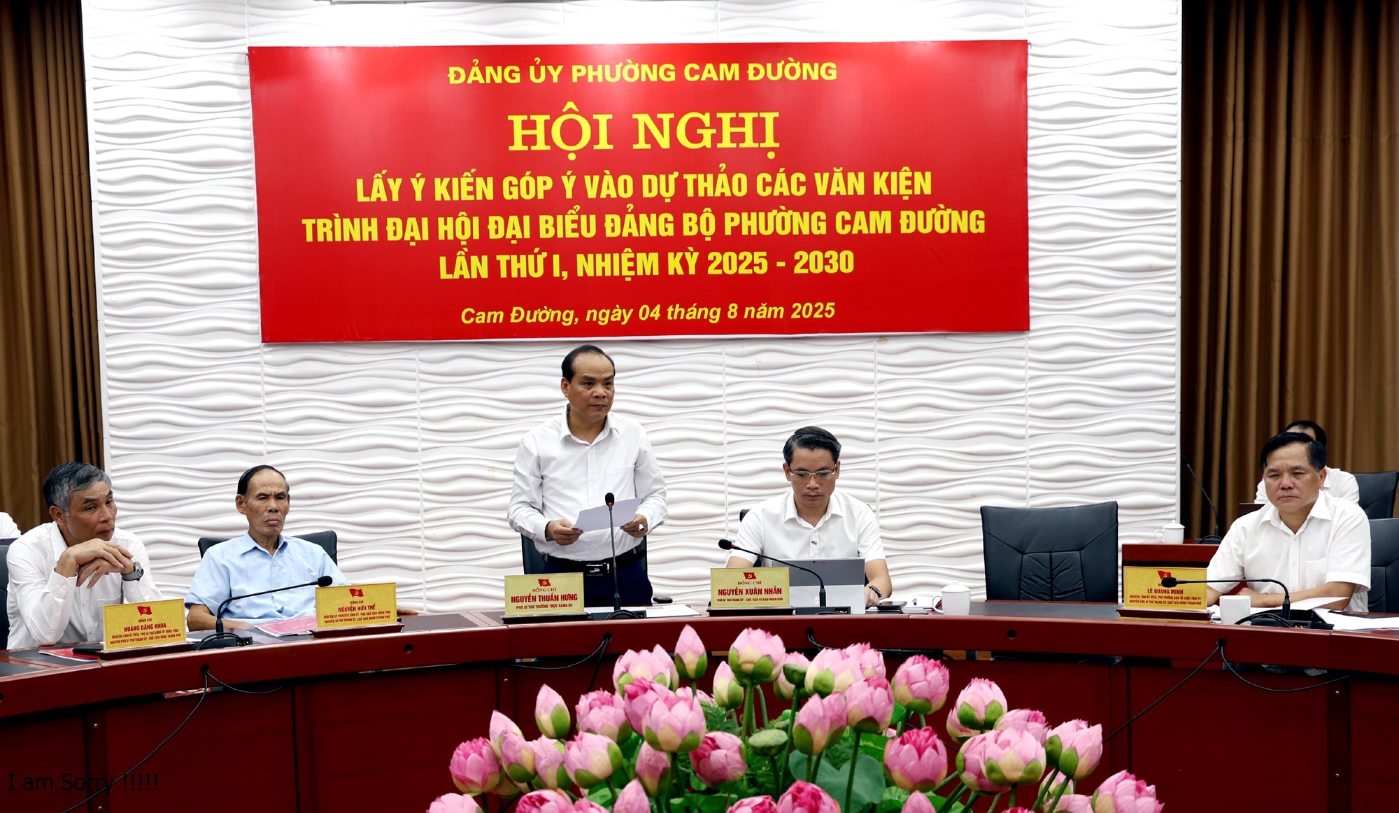 Đồng chí Nguyễn Thuần Hưng, Phó Bí thư Thường trực Đảng ủy phường Cam Đường phát biểu tại Hội nghị. cd7.jpg