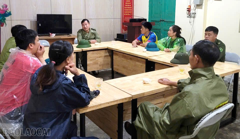 Họp bàn triển khai phương án phòng, chống bão. baolaocai-bl_ky3.jpg