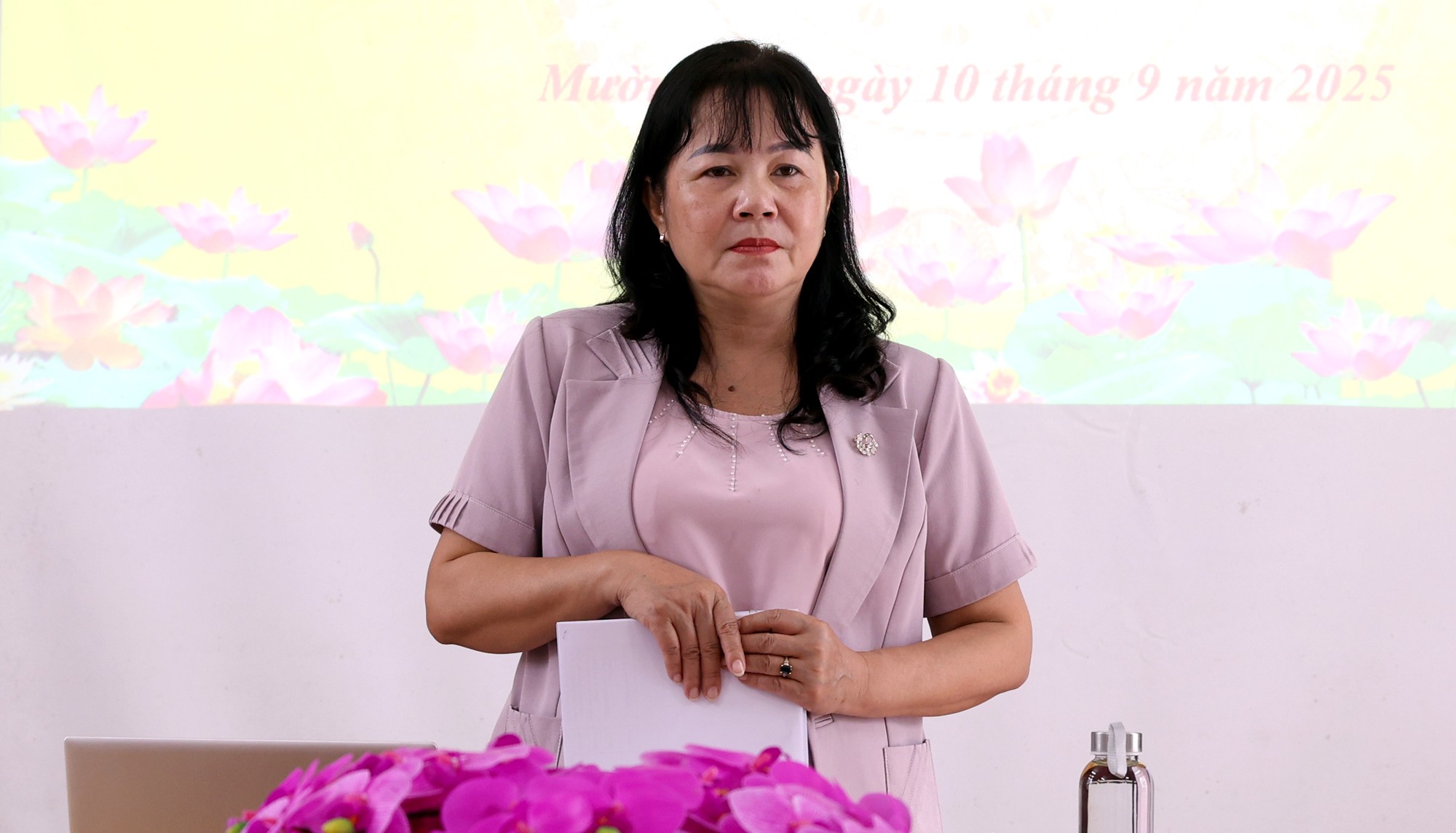 Phó Chủ tịch HĐND tỉnh Hoàng Thị Thanh Bình phát biểu tại buổi làm việc. mb3.jpg
